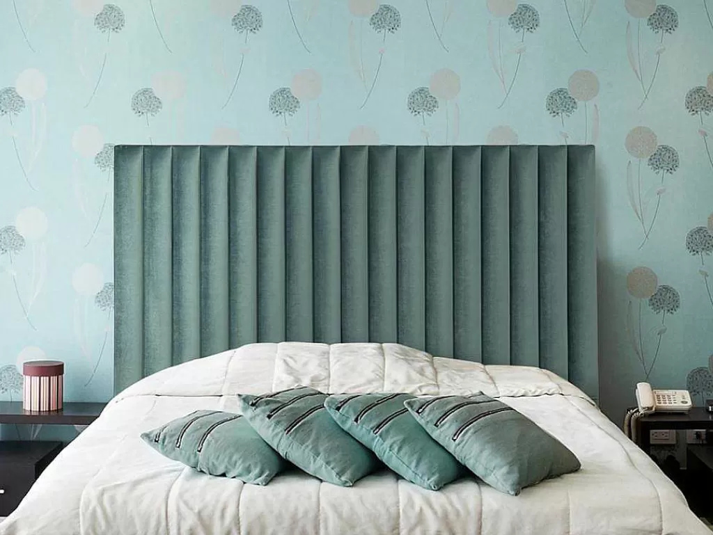 Cabeceira E Ponte De Cama*Vente-unique Cabeceira De Cama Com Costuras Verticais De 160 Cm Em Veludo Cor Verde Amendoa - Sarah