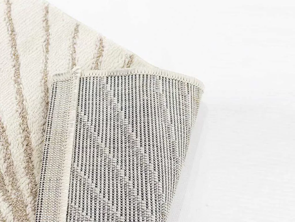 Tapete Pequeno*OZAIA Tapete Com Motivos Acabamento Lurex Dourado De 120X170 Cm Cor Bege - Livno